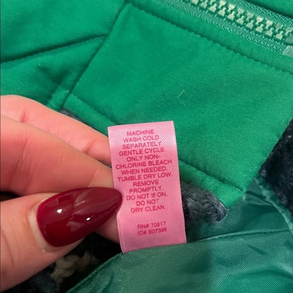 Victoria's Secret TRUE PINK LOVE Down Puffer zip Vest collegiate green NEW M/L - Picture 6 of 8